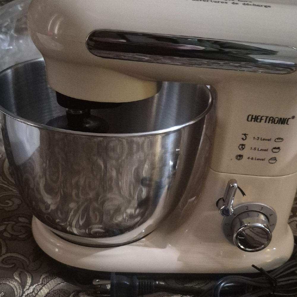 Mixer - Picture 6 of 12